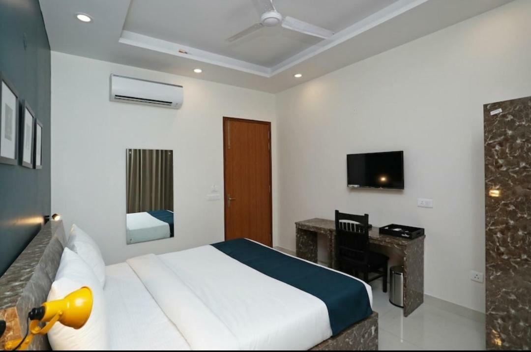 Hotel Galaxy Inn Gurgaon Eksteriør bilde